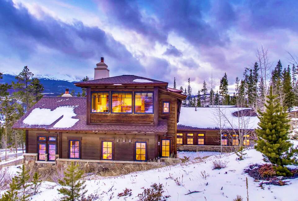 Switchback Lodge - Moving Mountains - Breckenridge, Colorado