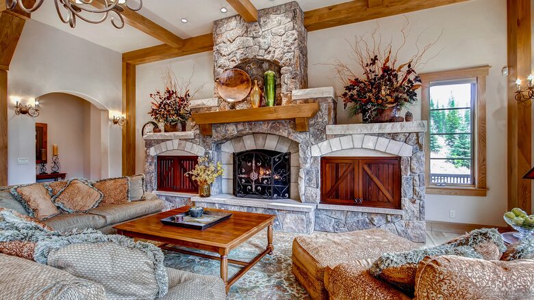 Switchback Lodge - Moving Mountains - Breckenridge, Colorado