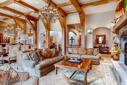 Switchback Lodge - Moving Mountains - Breckenridge, Colorado