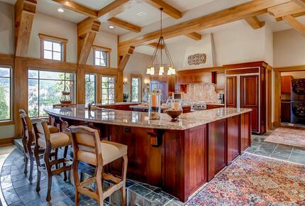 Switchback Lodge - Moving Mountains - Breckenridge, Colorado