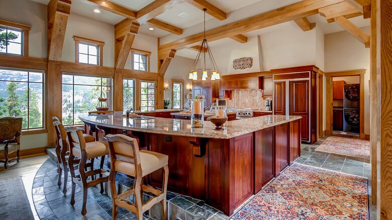 Switchback Lodge - Moving Mountains - Breckenridge, Colorado