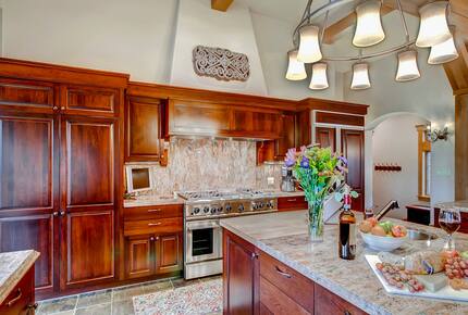 Switchback Lodge - Moving Mountains - Breckenridge, Colorado