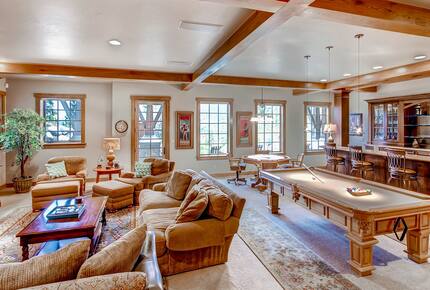 Switchback Lodge - Moving Mountains - Breckenridge, Colorado