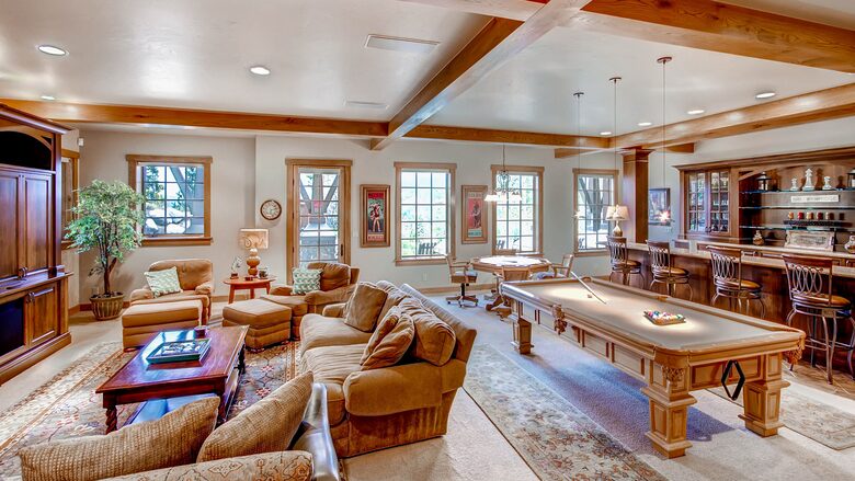 Switchback Lodge - Moving Mountains - Breckenridge, Colorado