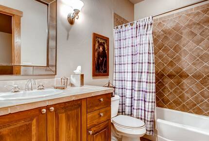 Switchback Lodge - Moving Mountains - Breckenridge, Colorado