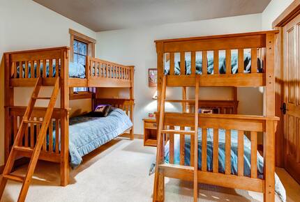 Switchback Lodge - Moving Mountains - Breckenridge, Colorado