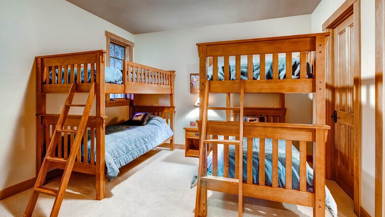 Switchback Lodge - Moving Mountains - Breckenridge, Colorado