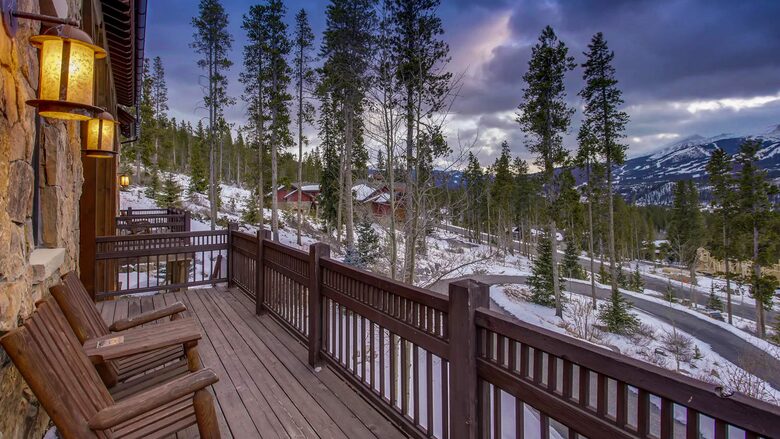 Switchback Lodge - Moving Mountains - Breckenridge, Colorado