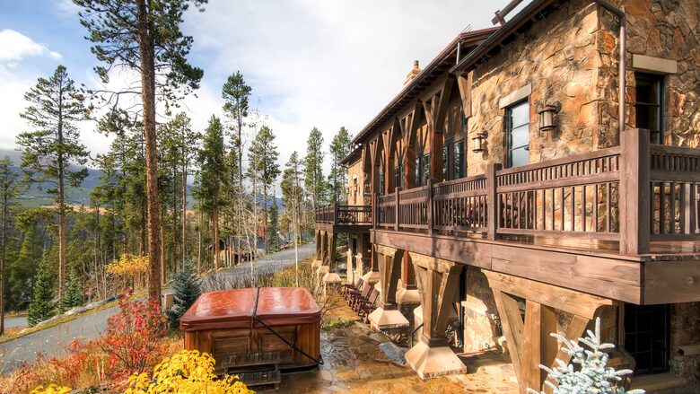 Switchback Lodge - Moving Mountains - Breckenridge, Colorado