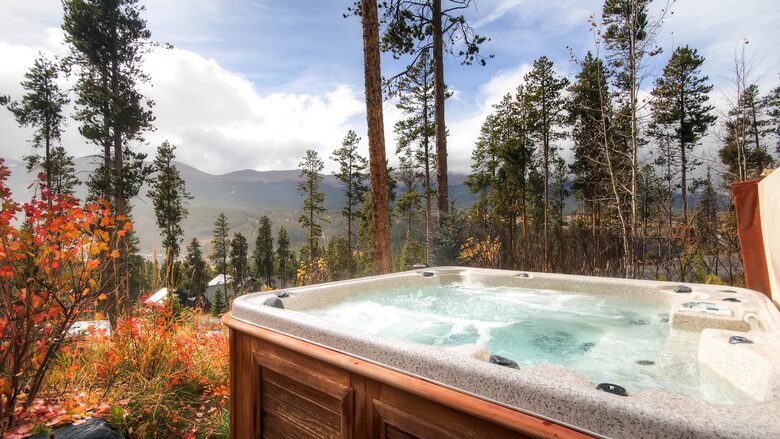 Switchback Lodge - Moving Mountains - Breckenridge, Colorado