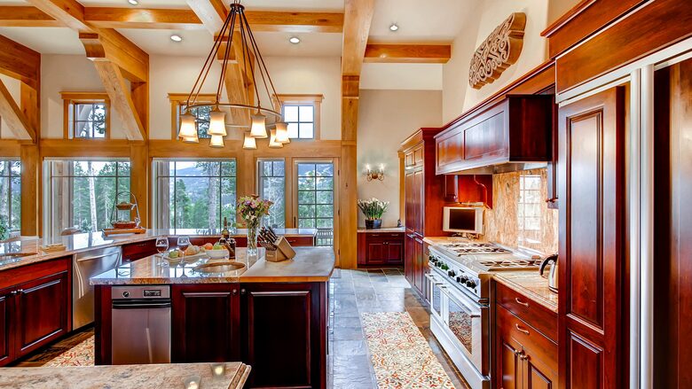 Switchback Lodge - Moving Mountains - Breckenridge, Colorado