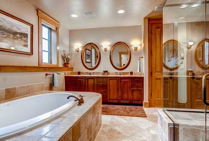 Switchback Lodge - Moving Mountains - Breckenridge, Colorado