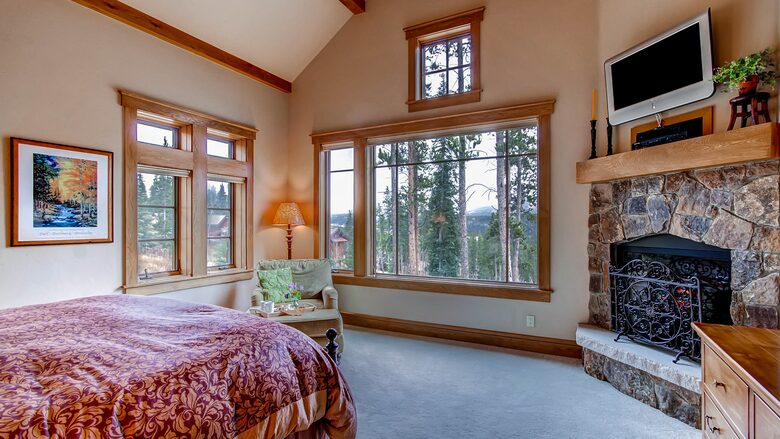 Switchback Lodge - Moving Mountains - Breckenridge, Colorado