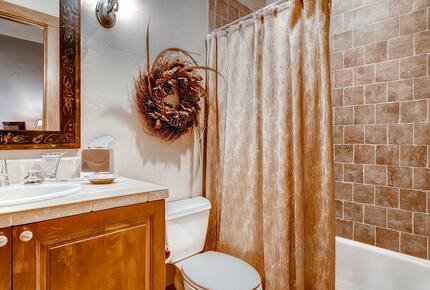 Switchback Lodge - Moving Mountains - Breckenridge, Colorado