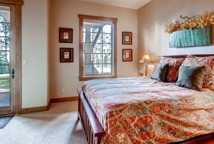 Switchback Lodge - Moving Mountains - Breckenridge, Colorado