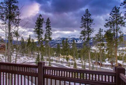 Switchback Lodge - Moving Mountains - Breckenridge, Colorado