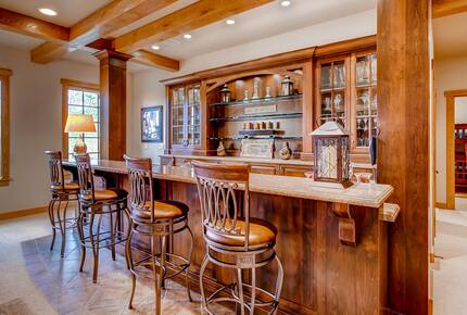 Switchback Lodge - Moving Mountains - Breckenridge, Colorado