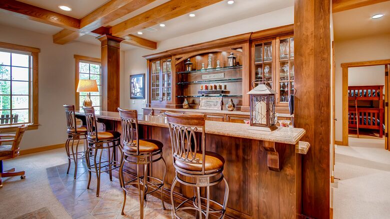 Switchback Lodge - Moving Mountains - Breckenridge, Colorado