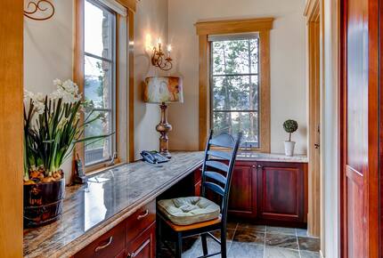 Switchback Lodge - Moving Mountains - Breckenridge, Colorado