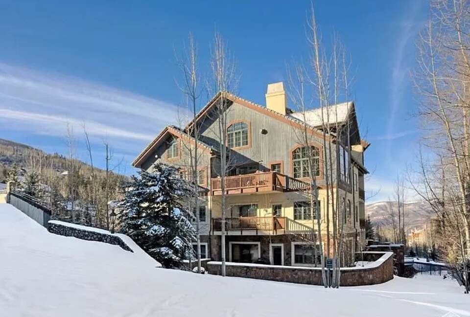 Home Exchange in Beaver Creek, CO, Oxford Court building view 2