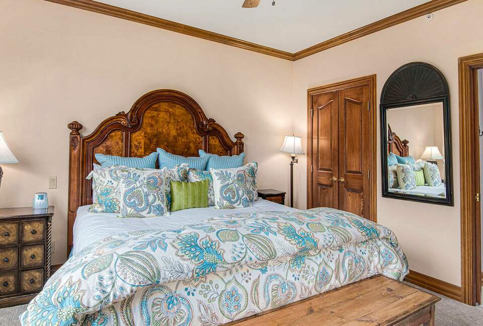 Home Exchange in Beaver Creek, CO, master suite with king bed