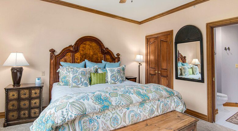 Home Exchange in Beaver Creek, CO, master suite with king bed