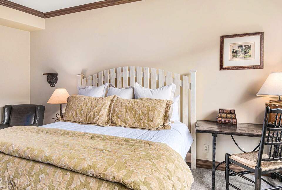 Home Exchange in Beaver Creek, CO, bedroom two with office space