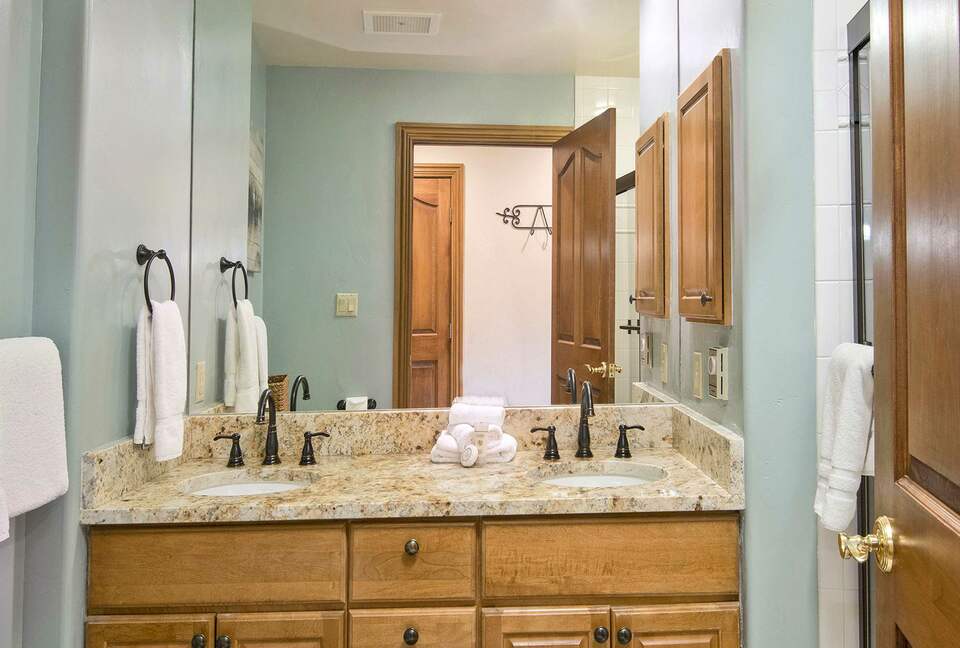 Home Exchange in Beaver Creek, CO, bathroom 2