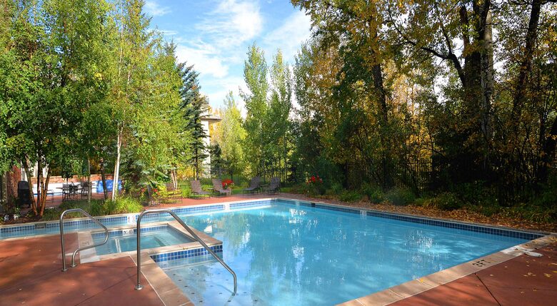 Home Exchange in Beaver Creek, CO, pool and hot tub with lounge