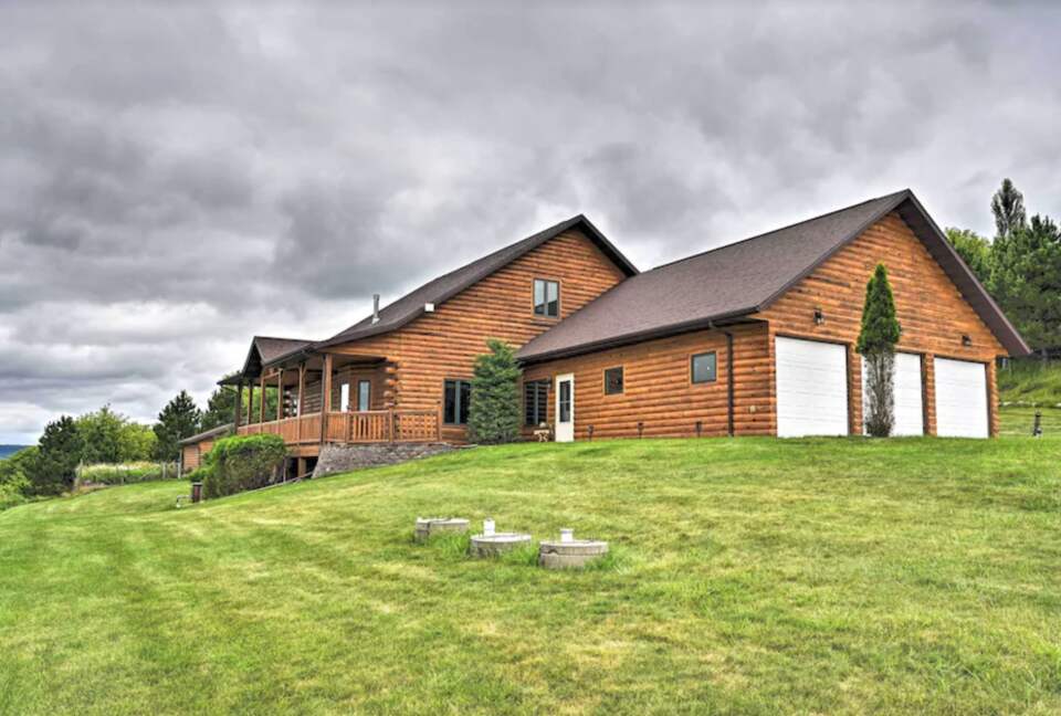 Wisconsin Hillside Hideaway