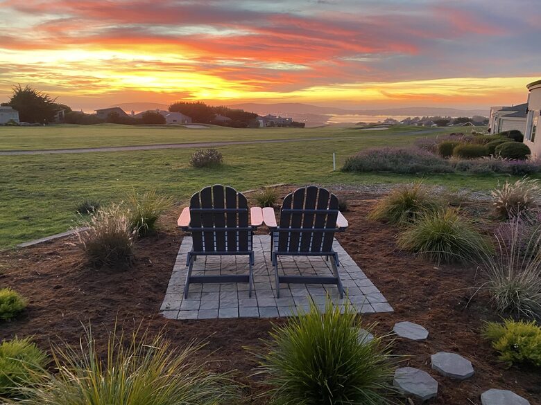 Special seating for 2 at sunset at 14th fairway/ocean.