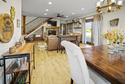 Home Exchange in McCall, ID open concept living and dining space