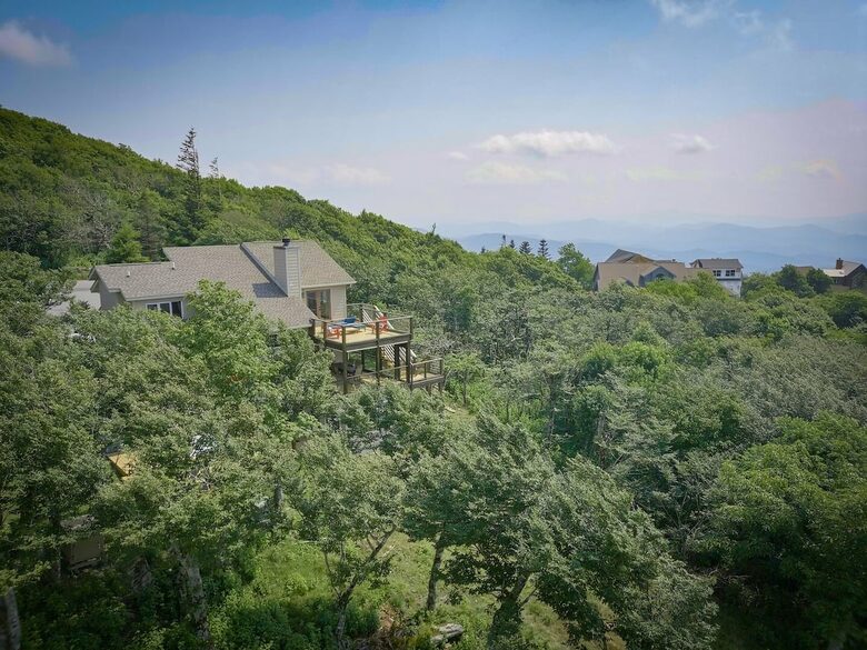 Sky High Adventures - Ski-in/Ski-out - Beech Mountain, North Carolina