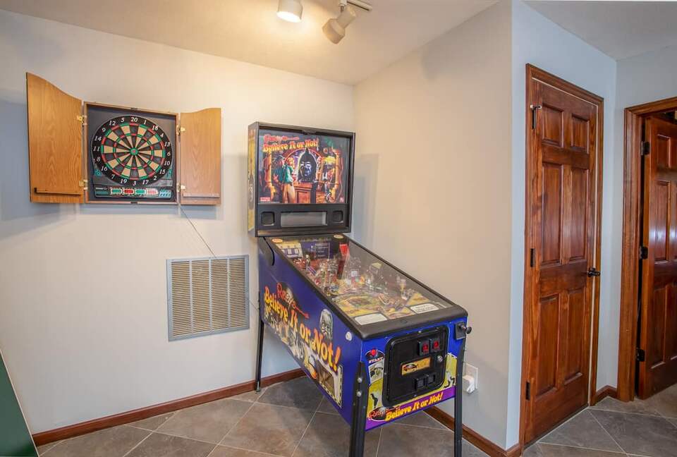 Sky High Adventures - Ski-in/Ski-out - Beech Mountain, North Carolina