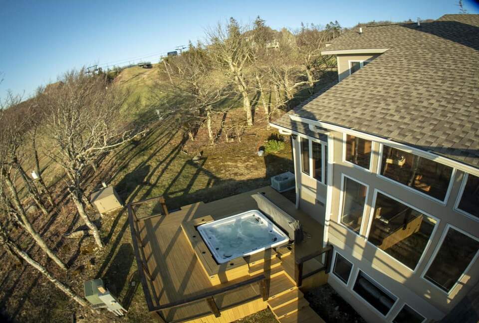 Sky High Adventures - Ski-in/Ski-out - Beech Mountain, North Carolina