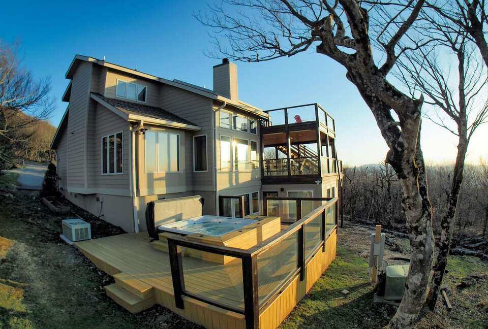 Sky High Adventures - Ski-in/Ski-out - Beech Mountain, North Carolina