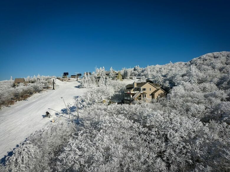 Sky High Adventures - Ski-in/Ski-out - Beech Mountain, North Carolina