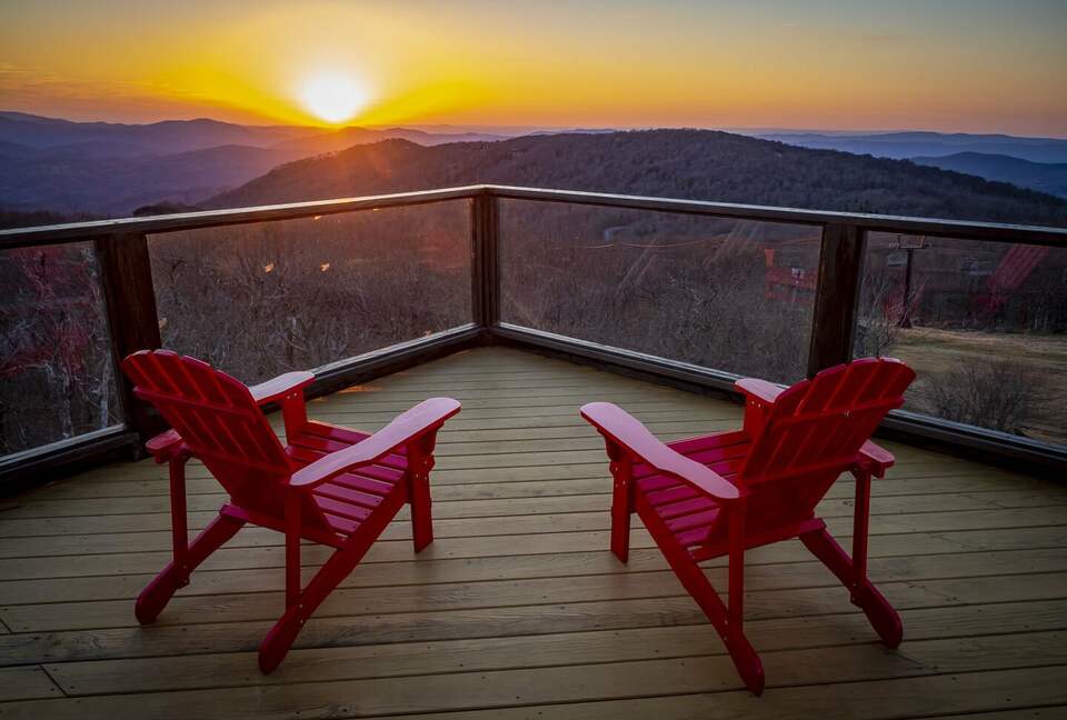 Sky High Adventures - Ski-in/Ski-out - Beech Mountain, North Carolina