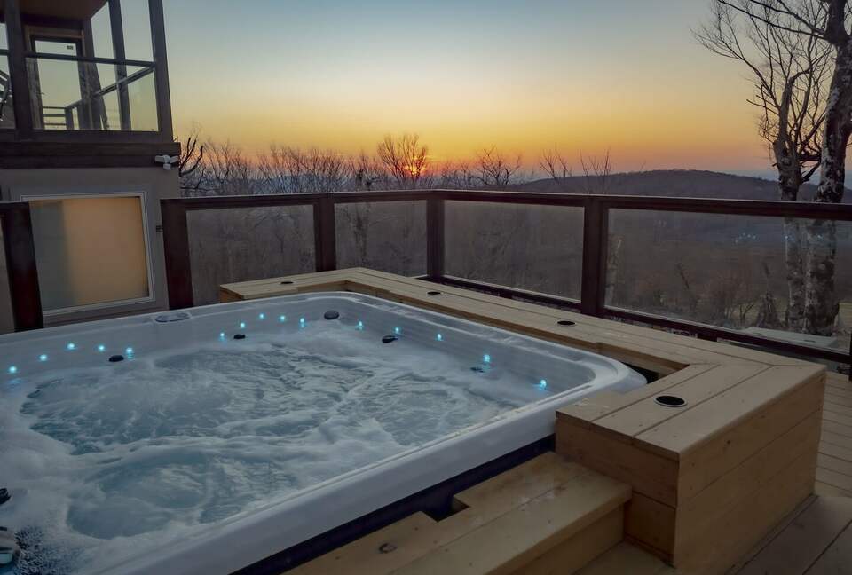 Sky High Adventures - Ski-in/Ski-out - Beech Mountain, North Carolina