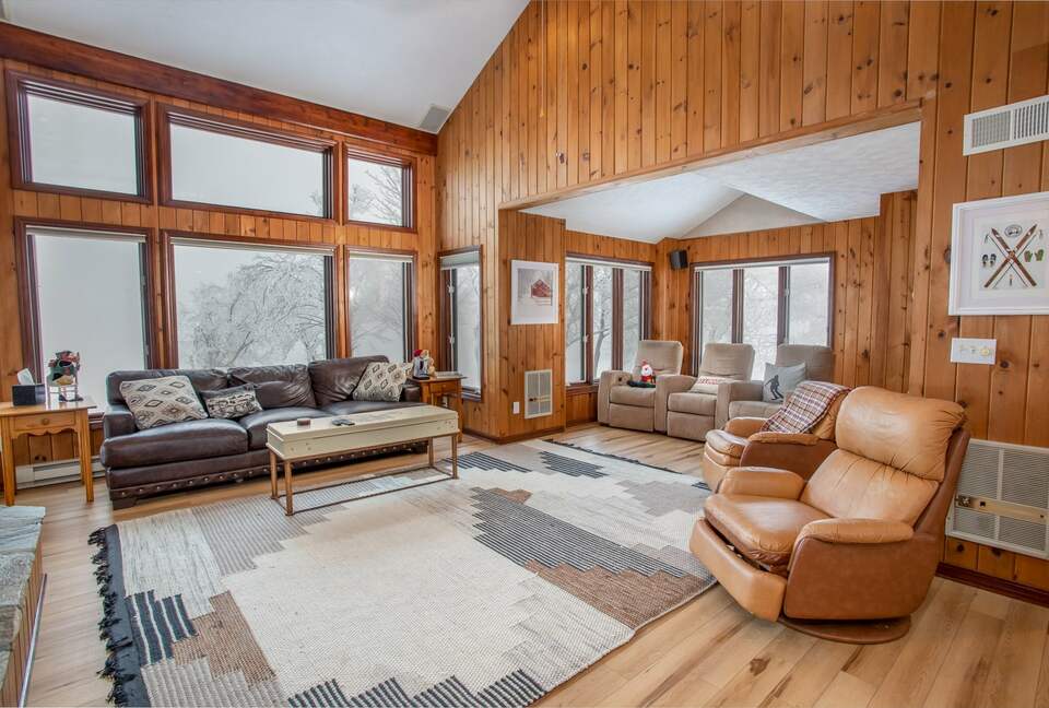 Sky High Adventures - Ski-in/Ski-out - Beech Mountain, North Carolina