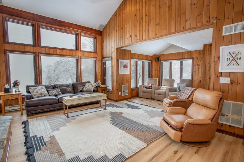 Sky High Adventures - Ski-in/Ski-out - Beech Mountain, North Carolina