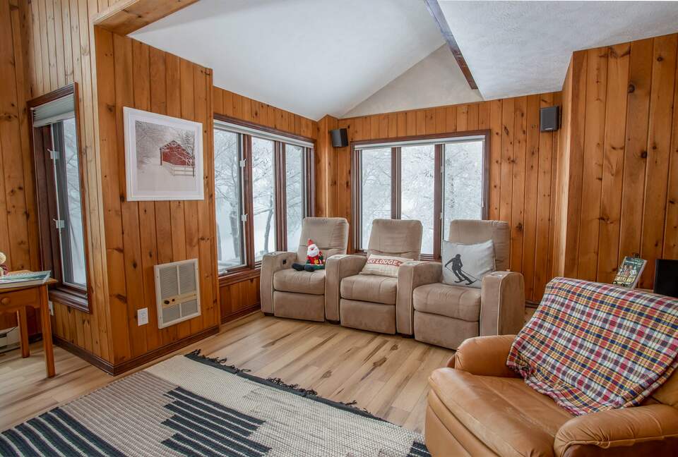 Sky High Adventures - Ski-in/Ski-out - Beech Mountain, North Carolina