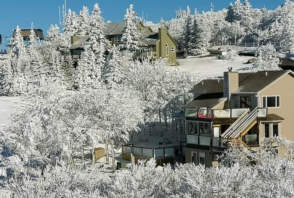 Sky High Adventures - Ski-in/Ski-out - Beech Mountain, North Carolina
