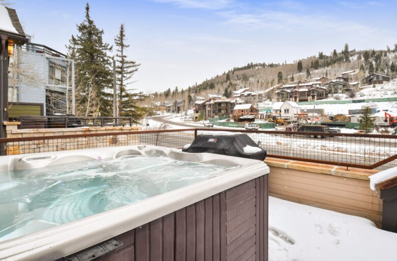 Private hot tub
