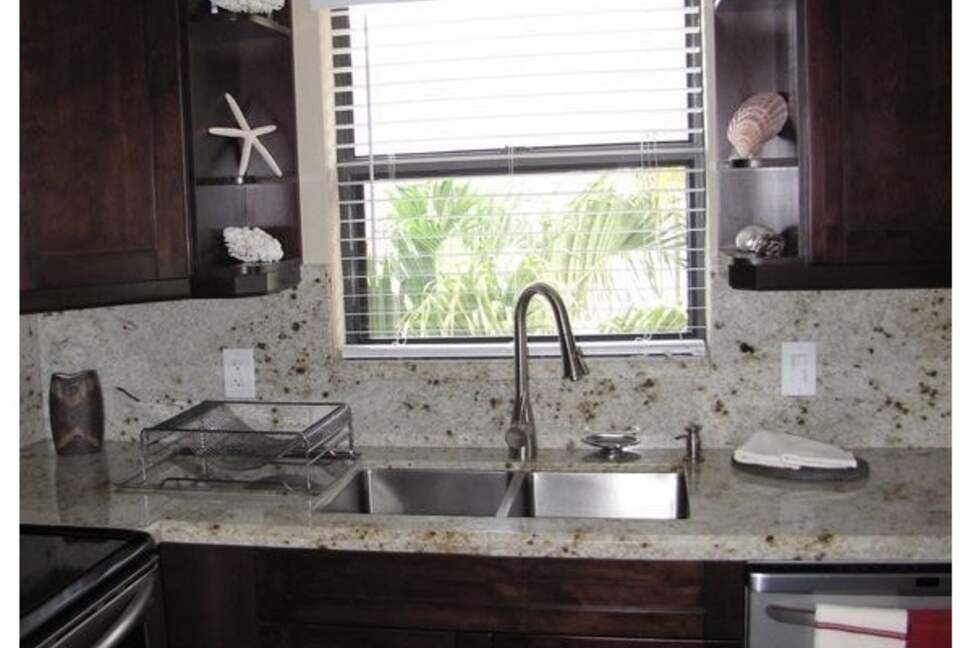 Home Exchange in Marathon, FL has stainless steel appliances