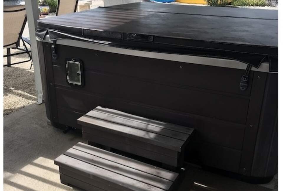 Home Exchange in Marathon, FL brand new hot tub for six