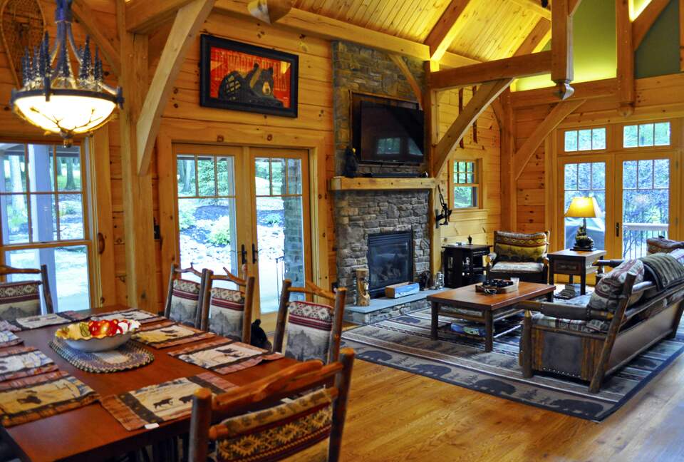 Home Exchange in Greentown, PA, open concept living and dining space