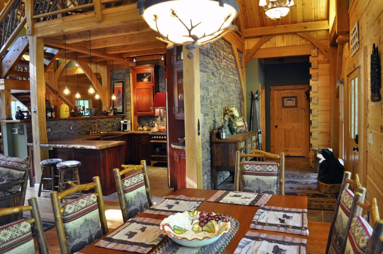 Home Exchange in Greentown, PA, dining table that seats 8