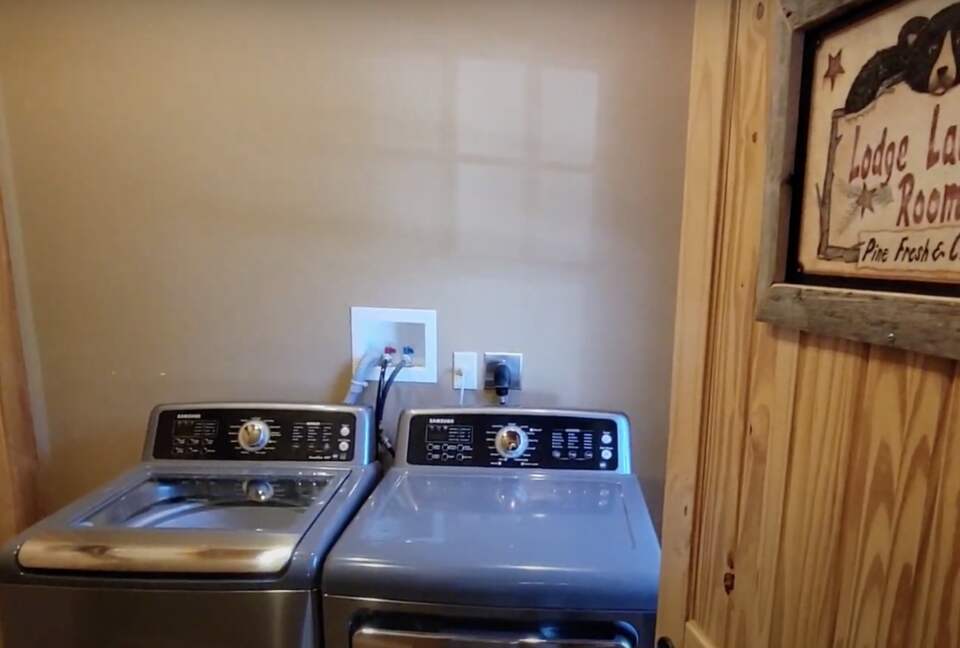Home Exchange in Greentown, PA, laundry room
