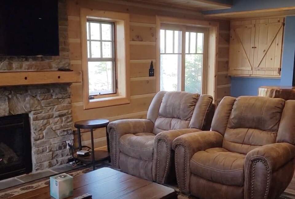 Home Exchange in Greentown, PA, cozy lounge